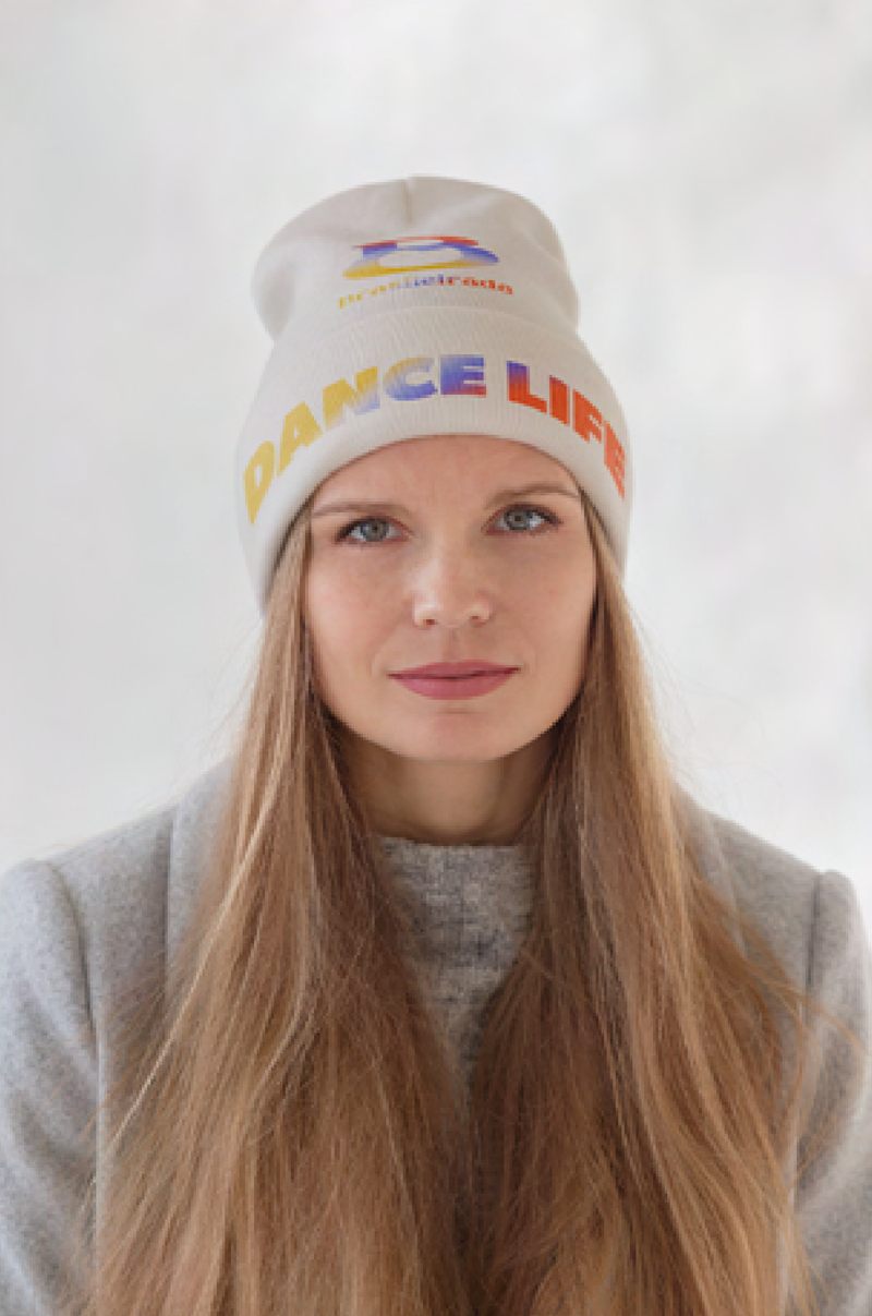 Gorro Dance Life da Brasileirada branco com letras em degradê